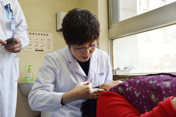 <a href='http://lnzszx.com/a/1811.html' target='_blank'><u>丁素菊</u></a>