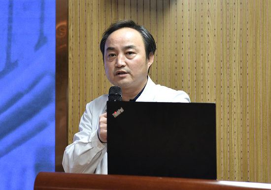 <a href='http://lnzszx.com/a/1471.html' target='_blank'><u>石榮劍</u></a>